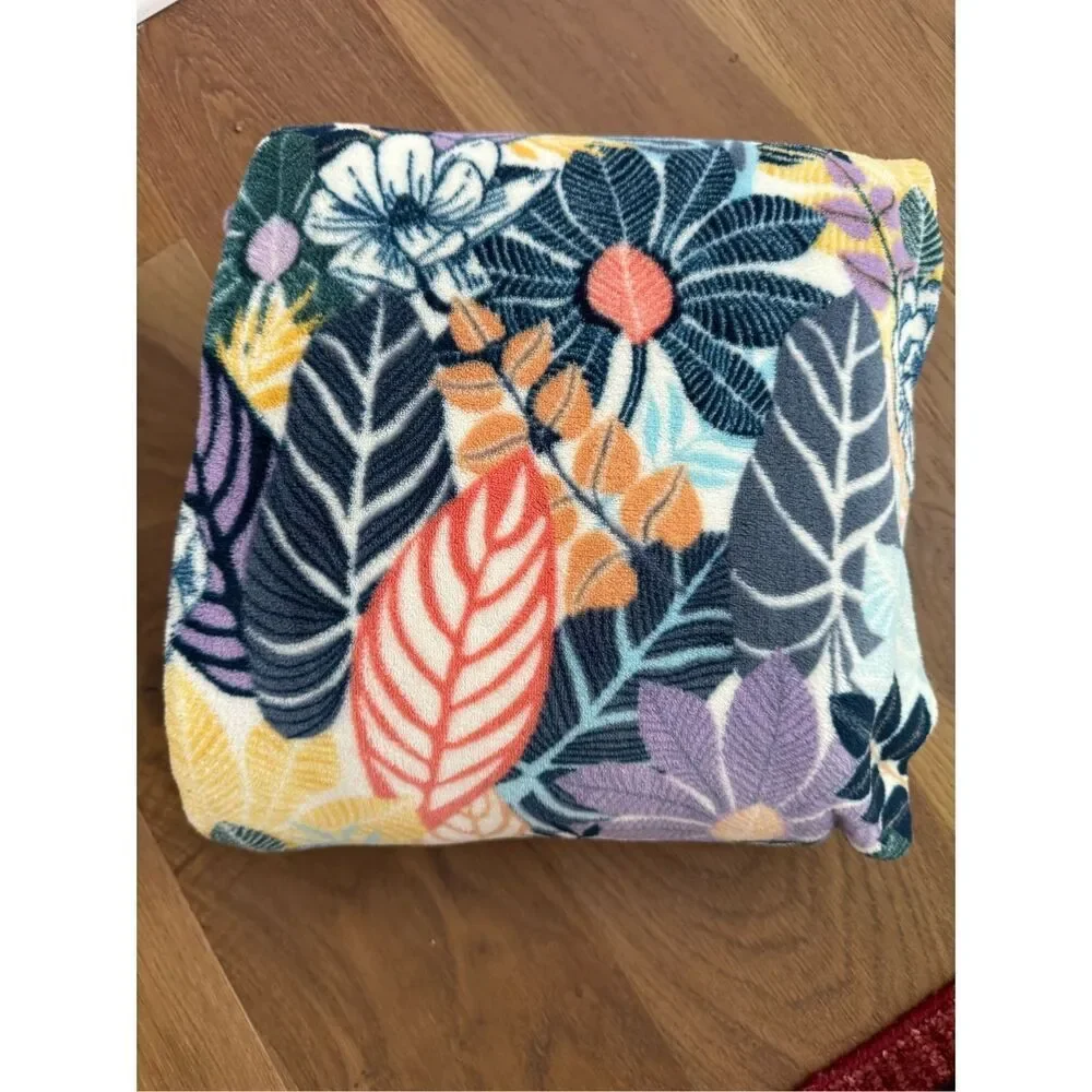 Vera Bradley Plush Throw Blanket Palm Floral Display Only